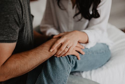 男人出軌的内涵心理是什麼？妻子該怎麼辦？